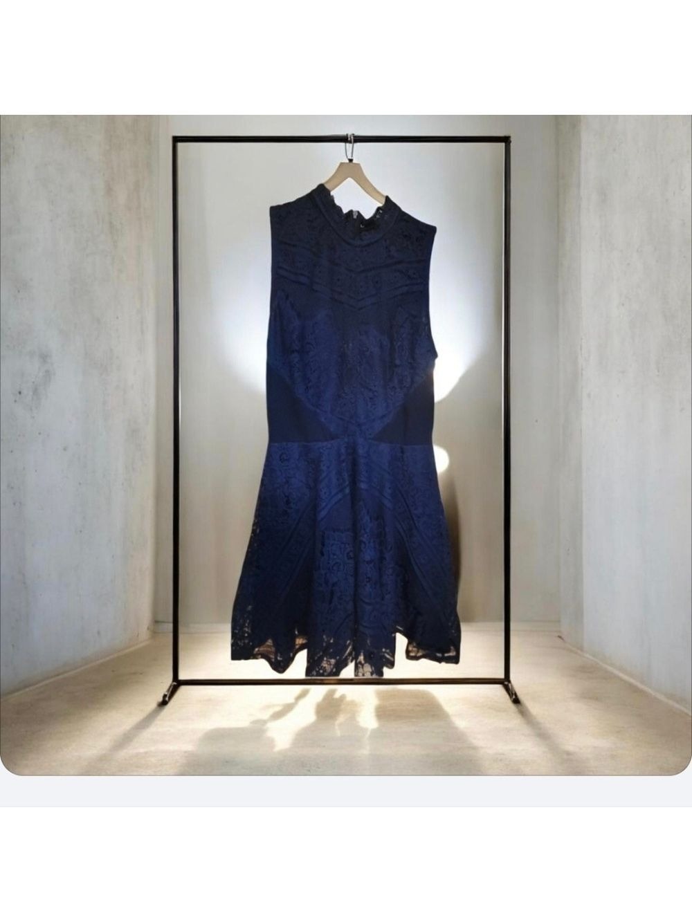 Alya Size M Elegant Navy Lace Dress